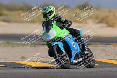 media/Oct-08-2022-SoCal Trackdays (Sat) [[1fc3beec89]]/Turn 16 (125pm)/